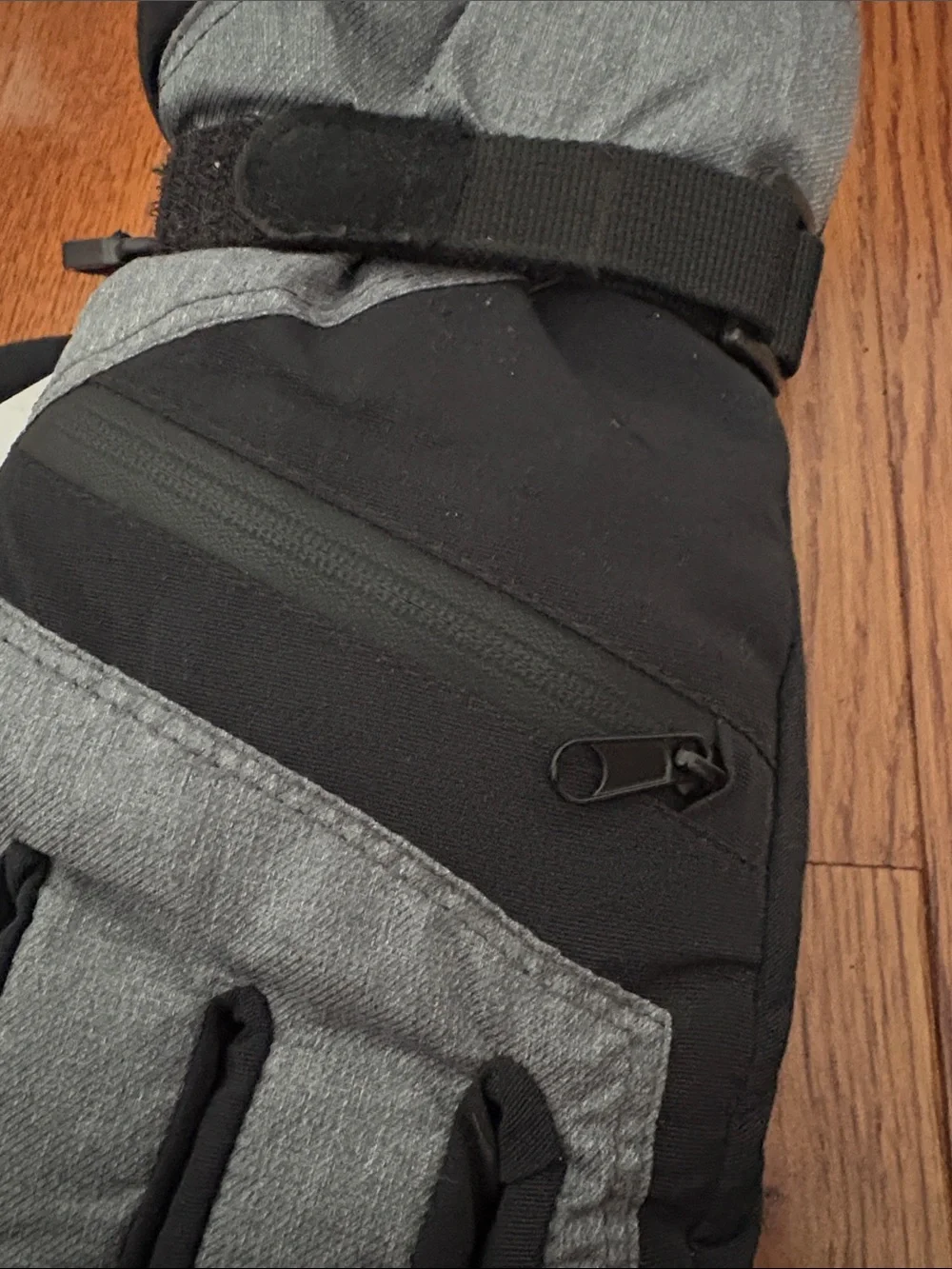 Tek Gear Men's Black & Gray Insulated Ski Gloves